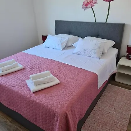 Milka Apartment *