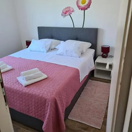 Milka Apartment *